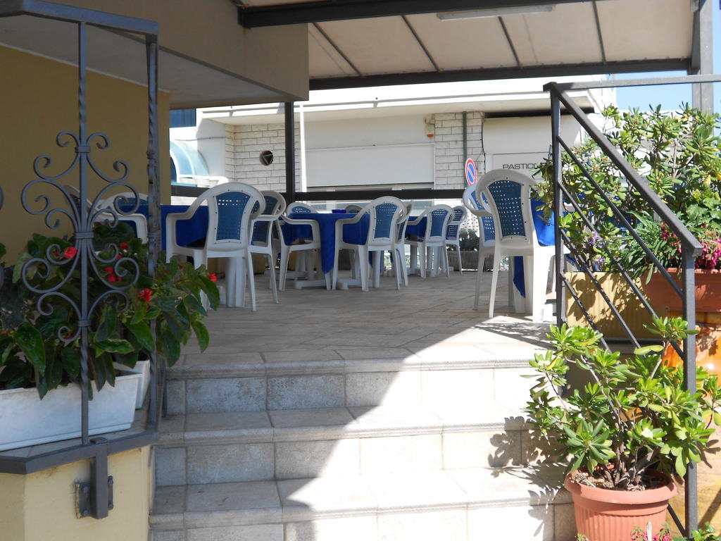 Hotel Laguna Blu Rimini Exterior photo